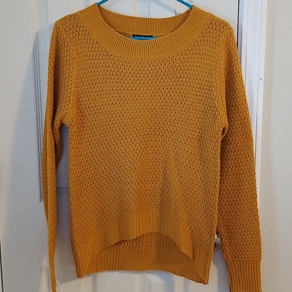 Sweaters - Mustard sweater